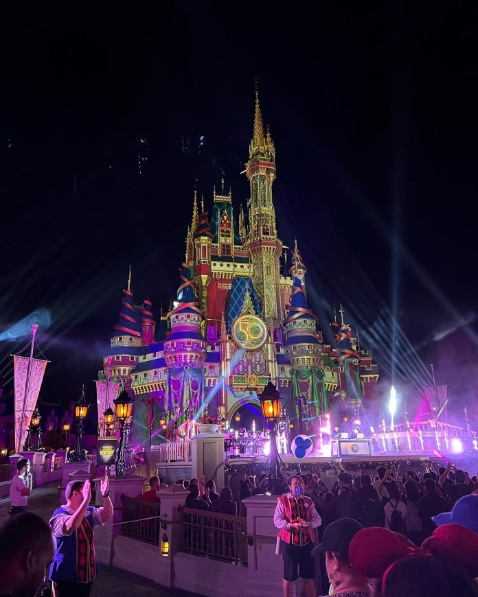 best wishes of Happy New New Year 2022 - Disneywire.com