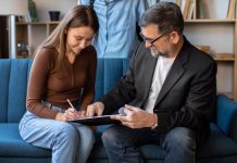 Insurance Advisor: Who are they? And how to become one? insurance advisor